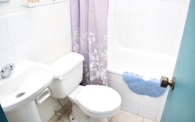 Baño de Departamento Centro Recreacional y Cultural "Dr. Enrique Paris" - El Quisco