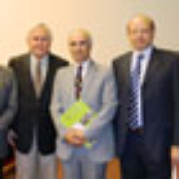 Claudio Ternicier, Subsecretario de Agricultura, junto al Prof. Gabino Reginato y los decanos del Campus Sur