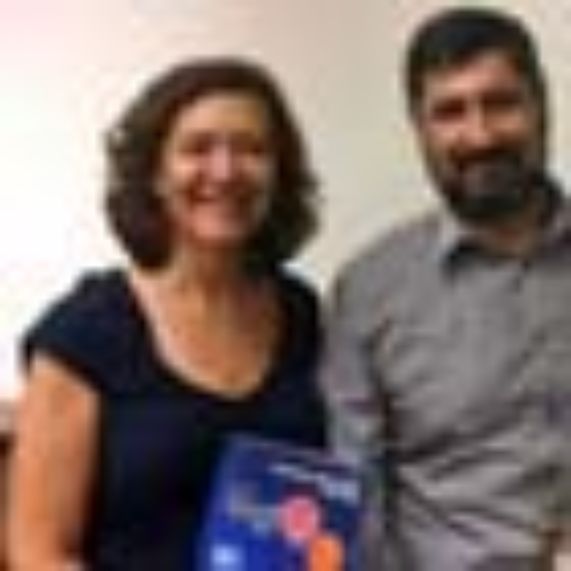 Los académicos Natalia Lam y Cristian Araneda, d junto con la profesora Patricia Iturra, publicaron un capitulo en el libro 