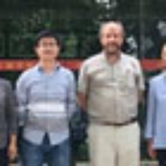 El Profesor Rodrigo Infante visitó  y se reunió con los directivos del Instituto de Fruticultura de la Academia de Ciencias Agrícolas de Jiangsu.
