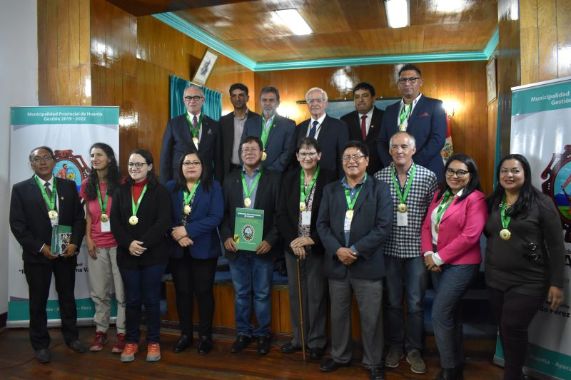 Conferencistas fueron declarados Huéspedes Ilustres y se les entregó la Medalla Cívica de la Ciudad, en una ceremonia en la Municipalidad de Huanta.