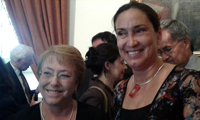 La Presidenta Michelle Bachelet y la académica de la Facultad de Ciencias Agronómicas, Paulina Aldunce.